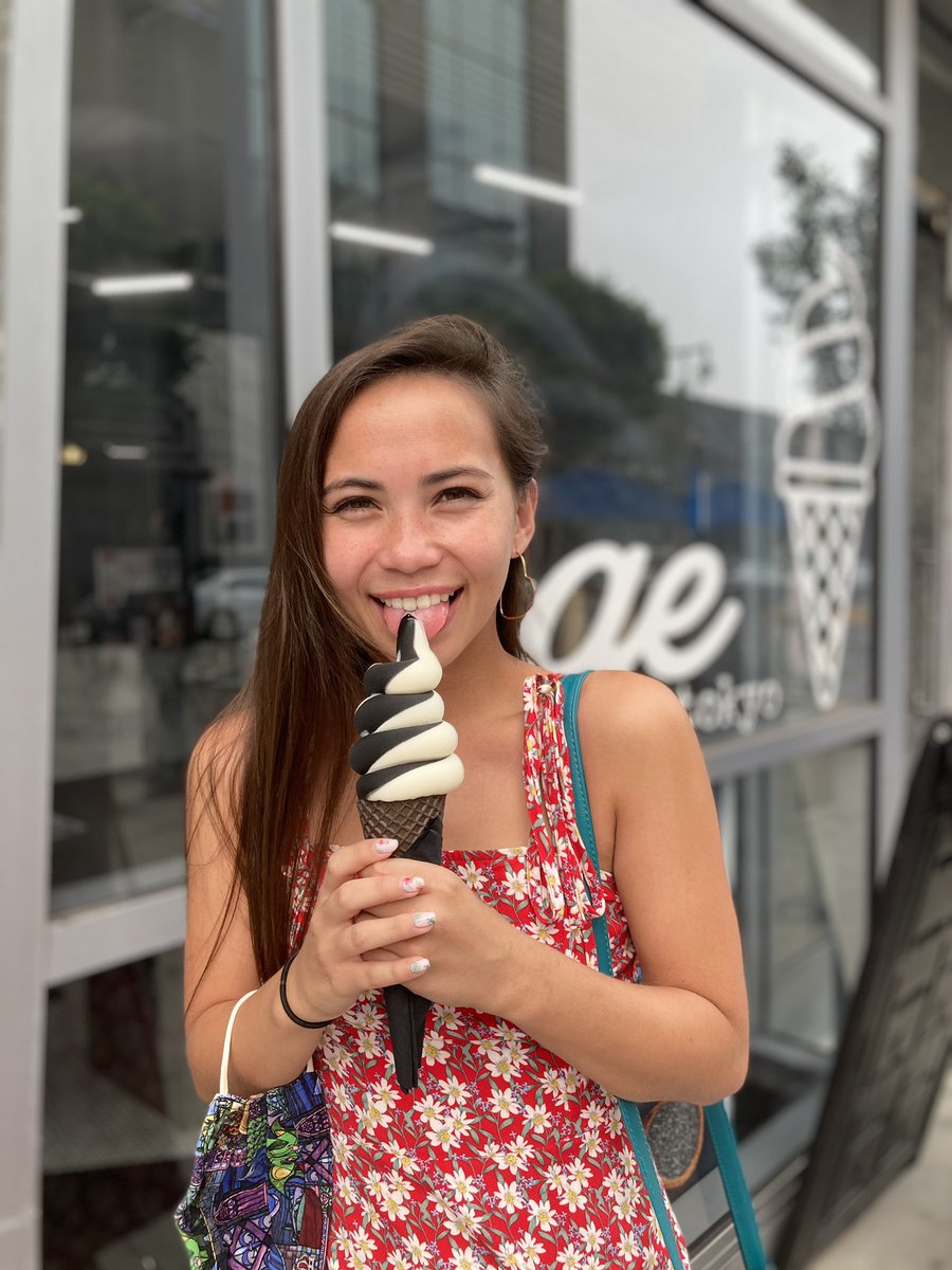 Val_Rottenberg's tweet photo. I mean i dont get it... i think Id be a really cute phone background/lock screen or header😘 https://t.co/6m0op8S0EE