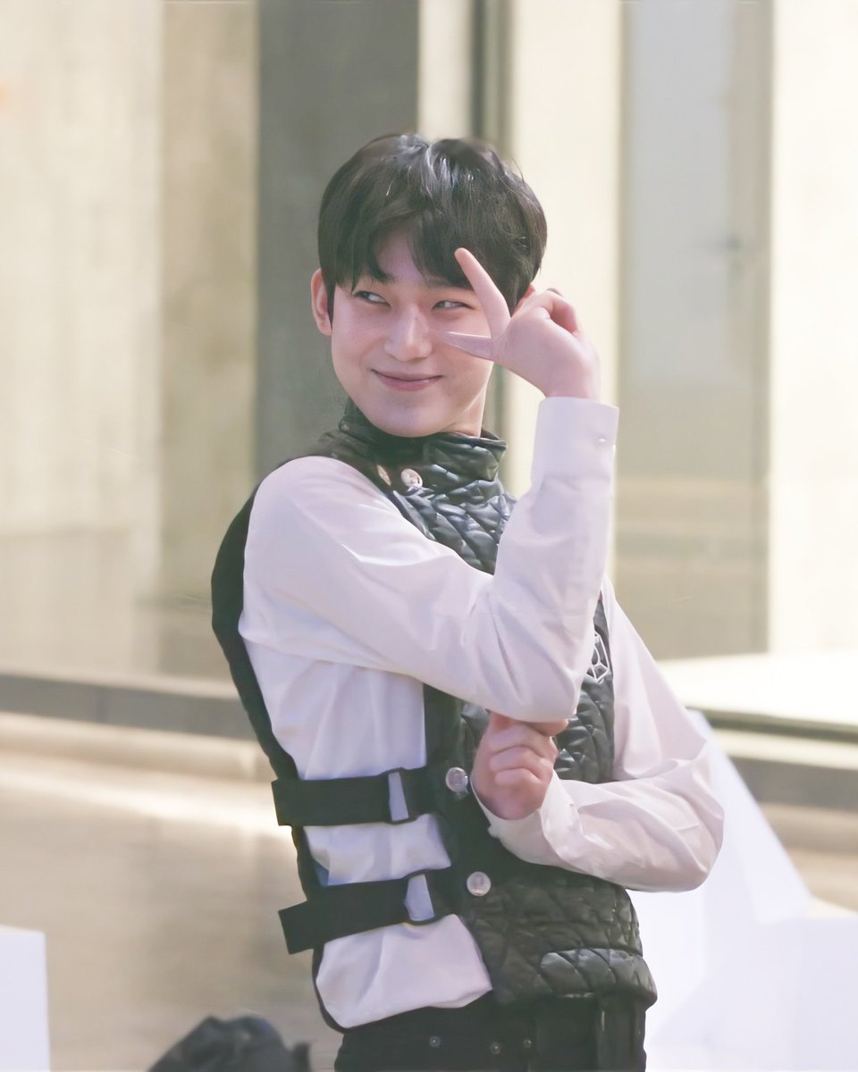ShineKimSunoo's tweet photo. @mnetiland Sunoo counts on us sunshines!
#PRIORITIZE_SUNOO #VOTESUNOO #SUNOO_DEBUT #SUNOO_ALLROUNDER https://t.co/53EJawvoh4 https://t.co/FkovKmXIX2