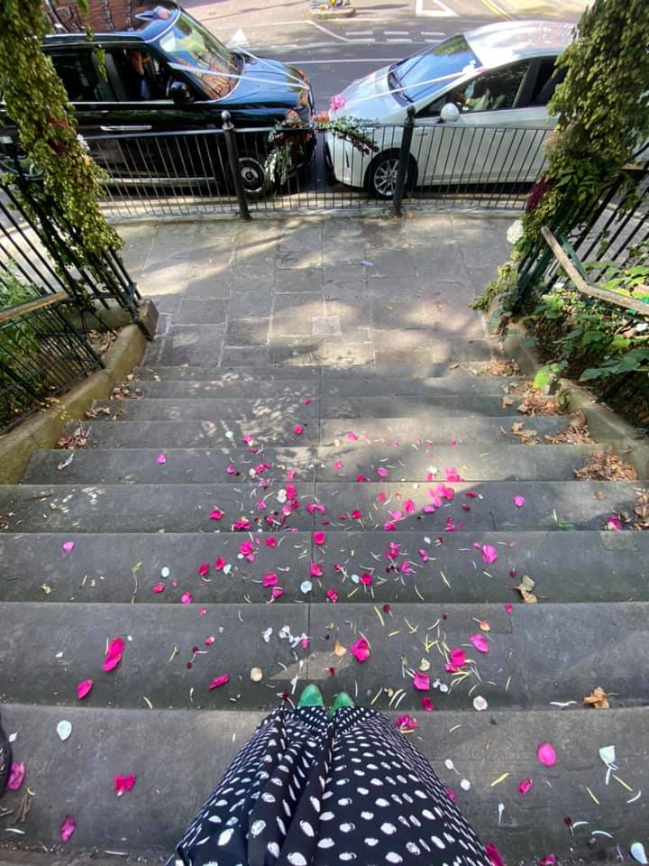BBCSurrey's tweet photo. We love this!  

Talking to @lesleymccabeFM now - Zena Birch, @humanistwed talks us through the first ever drive through wedding's. https://t.co/YB778SEgId