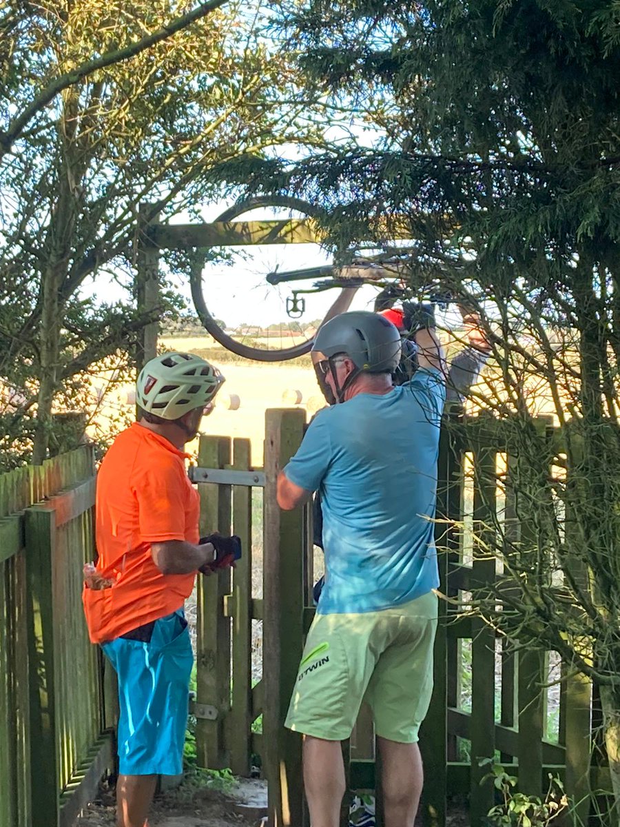 TimmyMallett's tweet photo. Not quite what we had in mind when cycling the #Centenaryway https://t.co/HkKJrMVddg