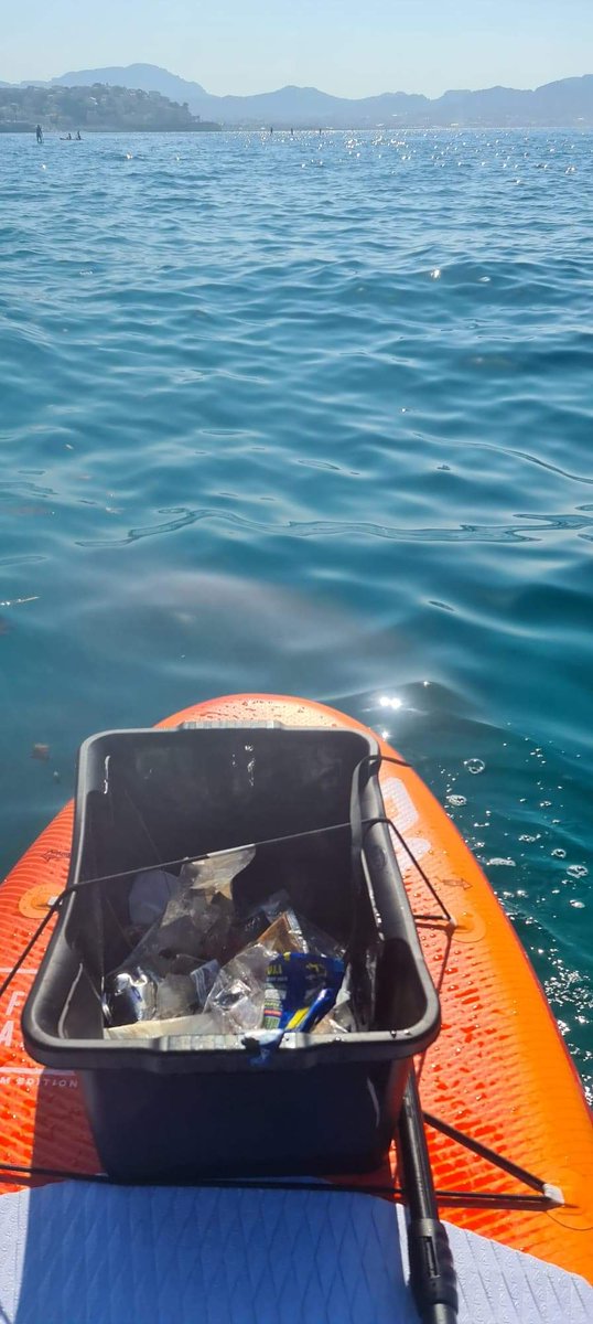 _stachka_'s tweet photo. Même dans ta #mer on peut ramasser des #déchets.
Non mais les gars, il se passe quoi dans vos têtes ?
#arretedeniquertamer
@1PieceOfRubbish https://t.co/Sk35RSrs0Z