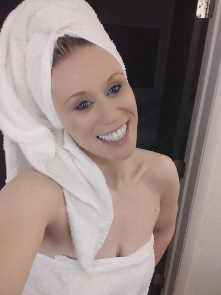 I am available now in Santa Barbara, California, United States! Text me for the details 480-630-5354!

Mariah Monroe