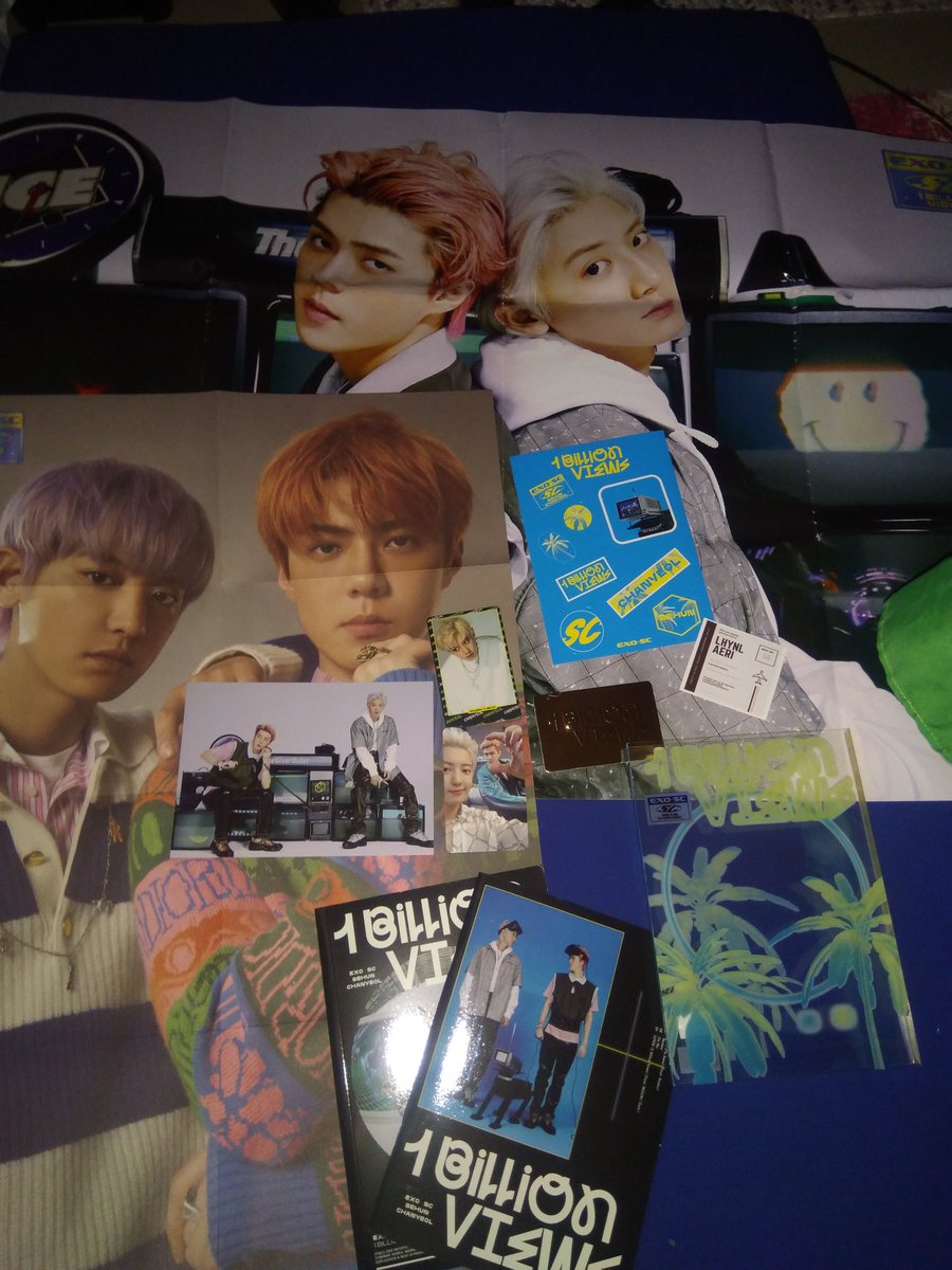 cyseororo's tweet photo. Sa isang butihing ate na nag sponsor sa 1BV album ko sa kasagsagan ng #PisoforAPhixo. Salamat ateeee 😭😭❤️❤️🥺🥺 Thank you po ng madamiiiii. Grabe ang ganda ng album 😭❤️ Salamat poooo 😭😭❤️❤️ Salamat din sa @LhynlAeriShoppe salamat po!!! SHQKDHWUS SALAMAT POOOO ANG GANDA https://t.co/HdC9W9eeoc