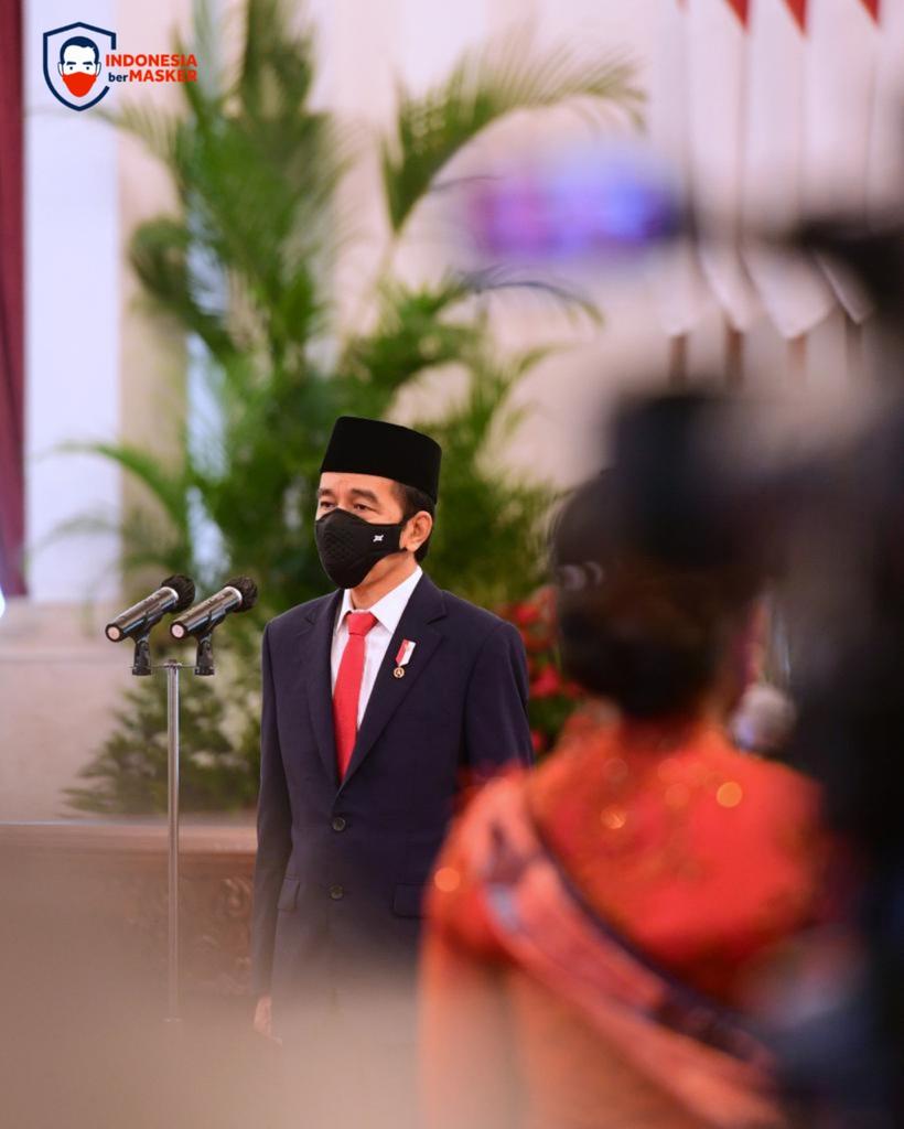 Saya melantik 20 duta besar Republik Indonesia untuk sejumlah negara sahabat hari ini di Istana Negara. Mereka antara lain bertugas di negara-negara Vatikan, Finlandia, Singapura, Malaysia, Amerika Serikat, Iran, Belanda, dan lain-lain.

Selamat bertugas.