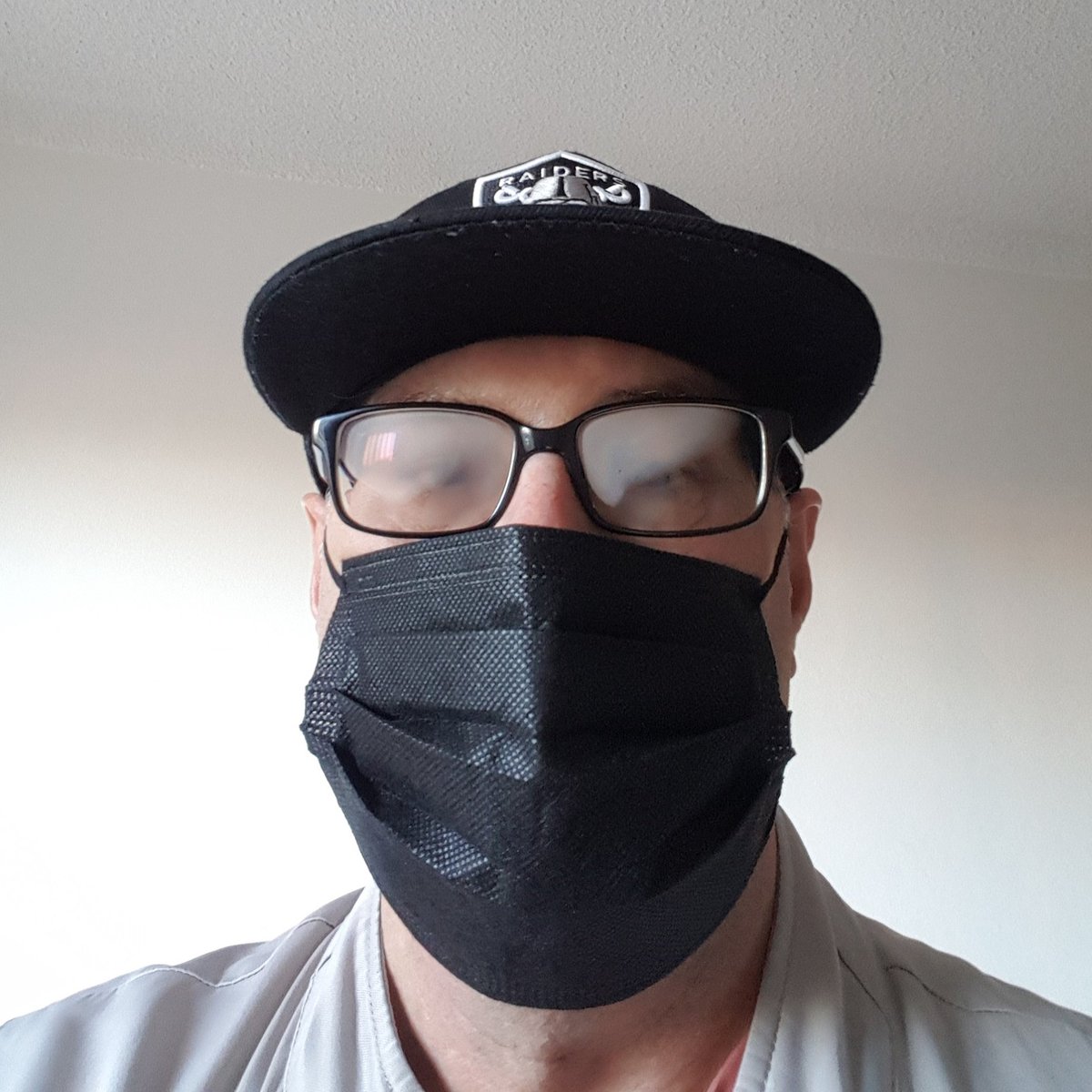timothysawle's tweet photo. Black masks matter. I CAN'T BREATHE! https://t.co/92EfyURRe1