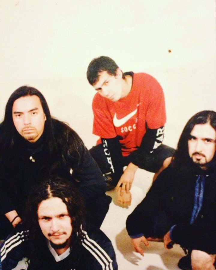 totalmosh1's tweet photo. Total Mosh : 1997 Una de las tantas fotos tomadas para quedar en su album Debut VIOLENCIA NECESARIA .
Sergio-Marcelo-Atilio-Peñafiel
@futurofm @rockaxisoficial #totalmosh https://t.co/HfN4wTOW96
