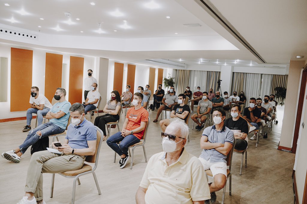 BiSportES's tweet photo. Gracias a todos asistentes que llenaron el pasado jueves el salón de actos del @SilkenAtlantida y a los que nos siguieron online a través del streaming 👥📱 

Nos vemos de nuevo pronto en la próxima edición de #BusinessinSport! 📈🔊 https://t.co/t4SbK648uO