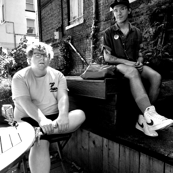 On this week’s MRR Radio, Ben and Sean dig into the tapes, bask in some sunshine, and finally work out this “Zoom” thing everyone’s been talking about. Listen here: maximumrocknroll.com/radio_show/mrr…