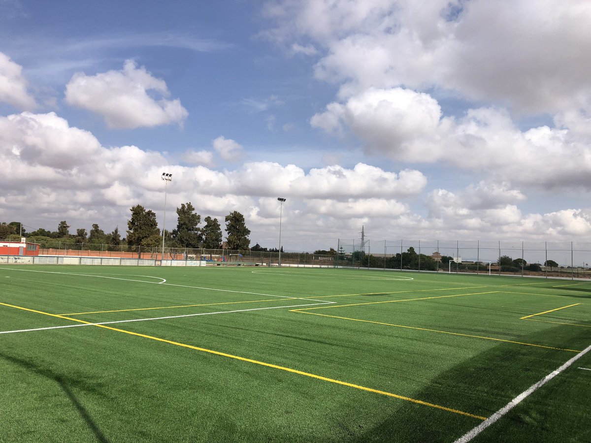 pedrobaos10's tweet photo. Un campo magnifico se nos ha quedado,solos quedan algunos detalles como las porterías de futbol 8,algunas redes y detalles varios pero el campo de césped,terminado.Ahora a seguir trabajando con el magnifico equipo humano que vamos a tener trabajando en nuestro Club.Gracias https://t.co/PzWRiV9J9C