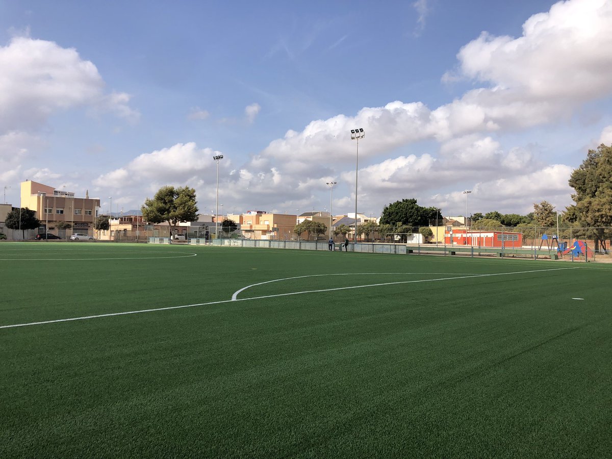 pedrobaos10's tweet photo. Un campo magnifico se nos ha quedado,solos quedan algunos detalles como las porterías de futbol 8,algunas redes y detalles varios pero el campo de césped,terminado.Ahora a seguir trabajando con el magnifico equipo humano que vamos a tener trabajando en nuestro Club.Gracias https://t.co/PzWRiV9J9C