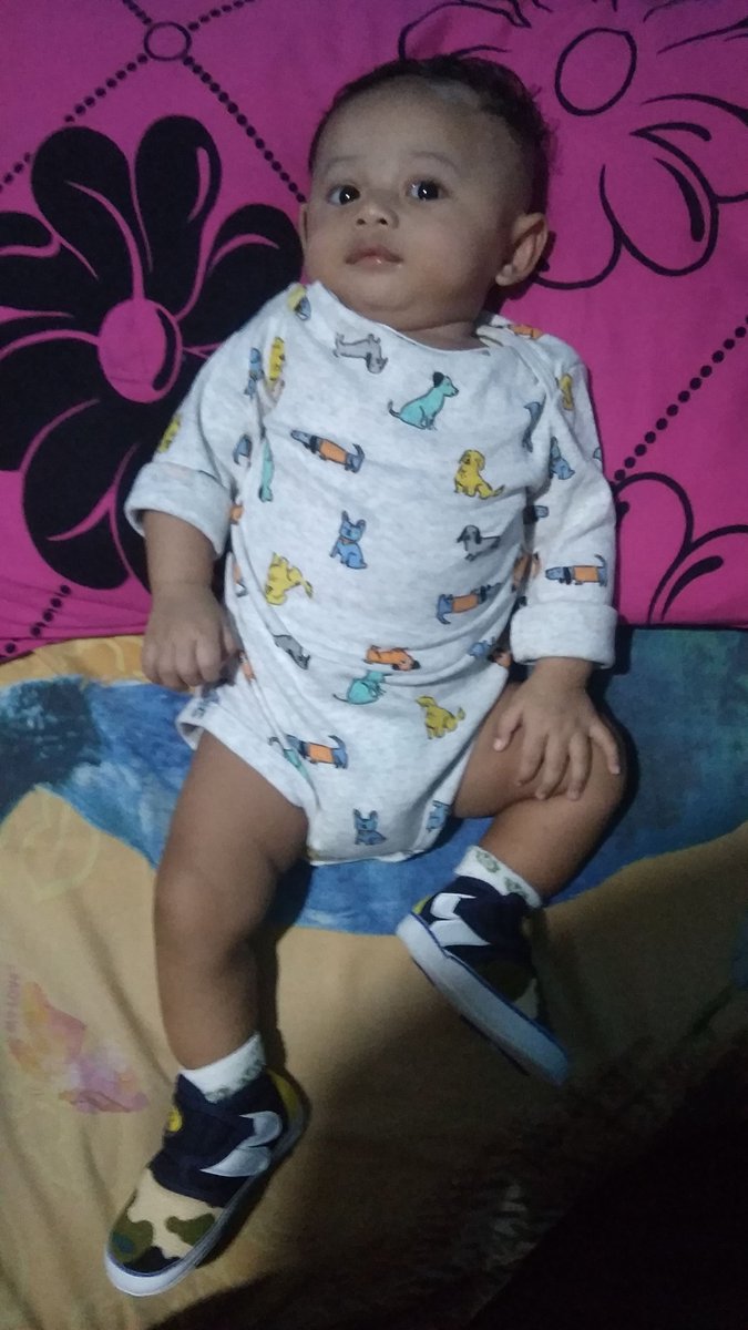 tiwtiwul's tweet photo. Anak w sudah segede ini masyaAllah. Sehat terus nak 😘 https://t.co/ogS0rTvzUC