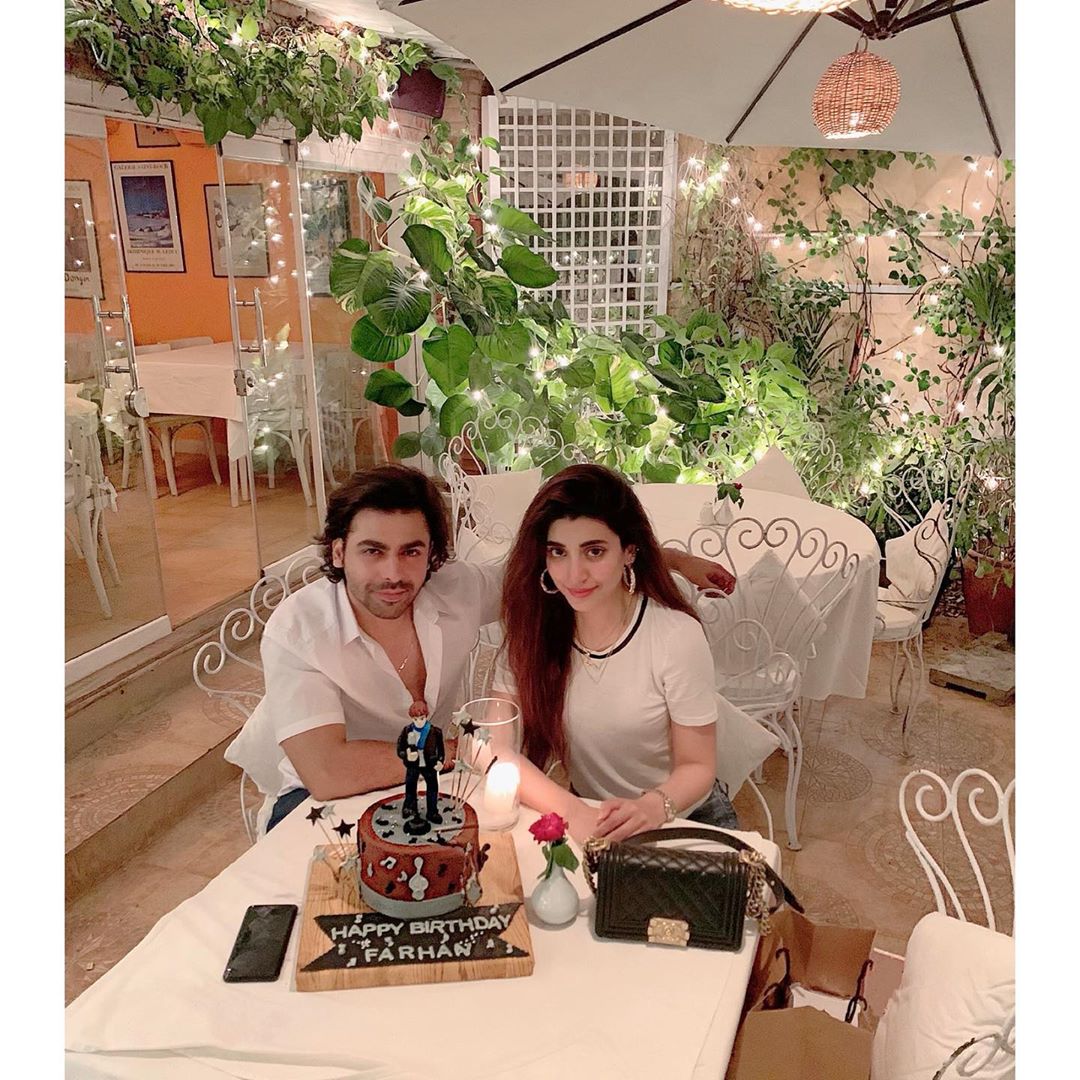 LollywoodPfi's tweet photo. Happy Birthday Farhan Saeed 🎉

#farhansaeed #urwahocane #birthday #birthdayboy #birthdaycake #music #singer #couplegoals #happilymarried #pakistanicelebrities #lollywood #lollywoodpakistanfilmindustry https://t.co/JQEPRa0jzB