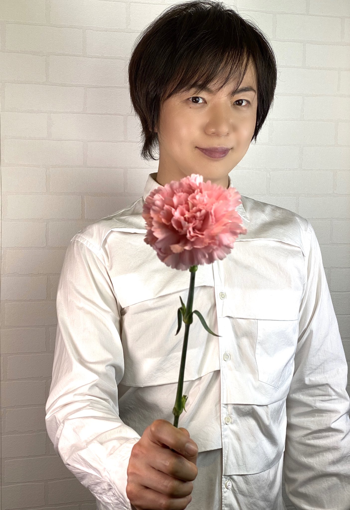 竹島宏スタッフ 公式 カーネーション ピンク ピンク色の花言葉は 温かい心 感謝 カーネーションも本数別に 花言葉があります １本の花言葉 運命の人はあなたです 出逢えた皆さんへ 今日も１日お疲れ様でした ひろネット 花言葉