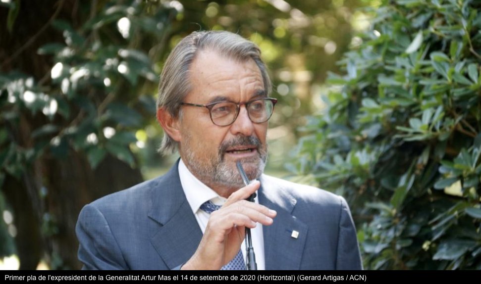 PoliticayModa's tweet image. Bueno, porque aseguráis que es Artur Mas pero esas greñas, esa barba de 3 días y ese nudo corbata resacoso de final de fiesta... 😰😱 #powerdressing