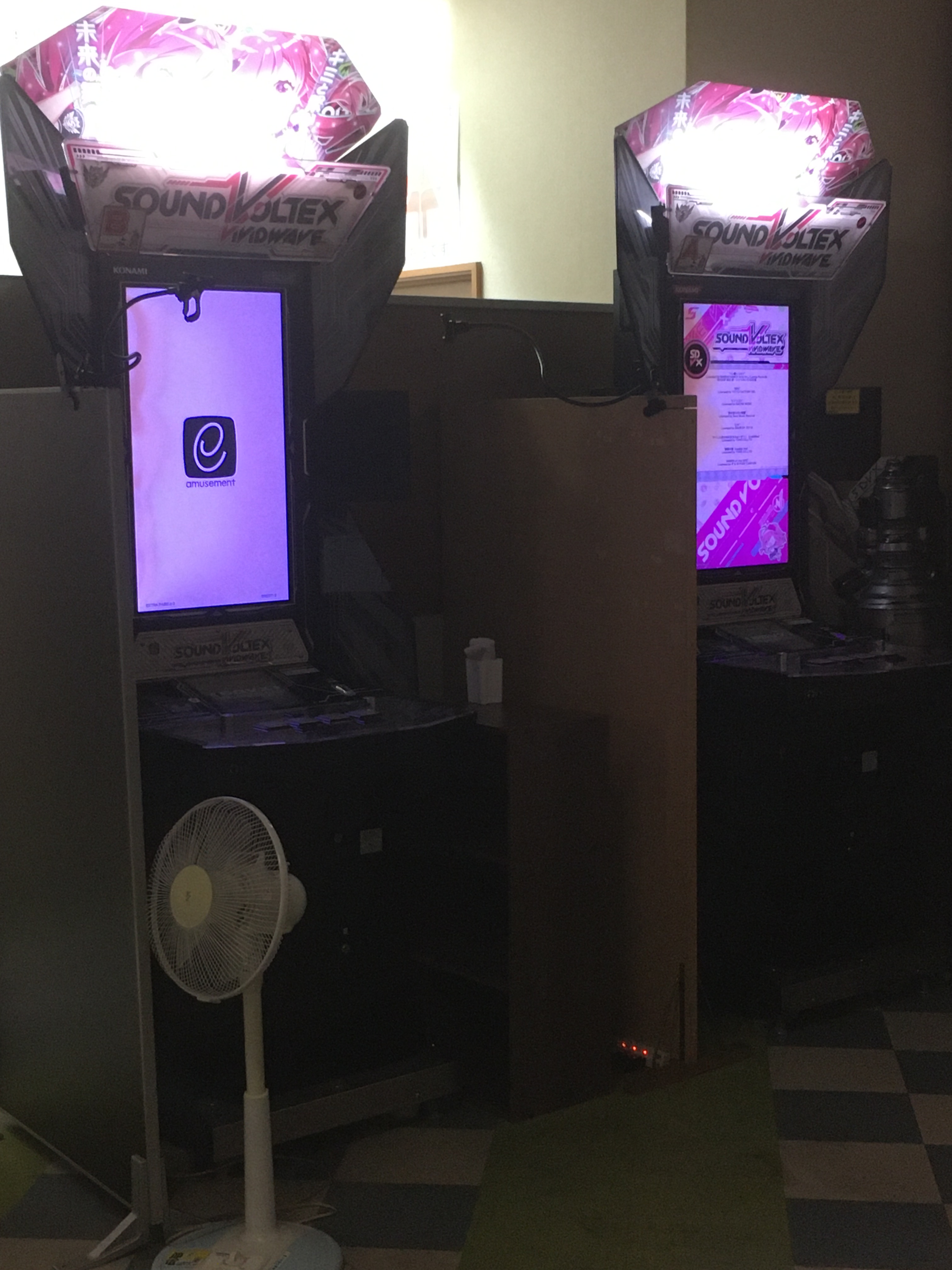ゲームラボ サイドセブン お知らせ 平素よりフリッパーズクラブをご利用いただき ありがとうございます コナミ音ゲーをされるお客様から サウンドボルテックス新筐体を導入するのか とお問い合わせをいただきます この場を借りてお返事させて