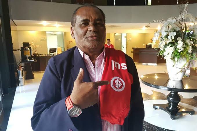 AdilsonBrasil_'s tweet photo. Faleceu hoje aos 66 anos, Bira,  ex-atacante campeão da década de 70 pelo Remo, destaque e campeão Brasileiro pelo @SCInternacional. Descanse em paz, companheiro. https://t.co/juxUE7yfYZ