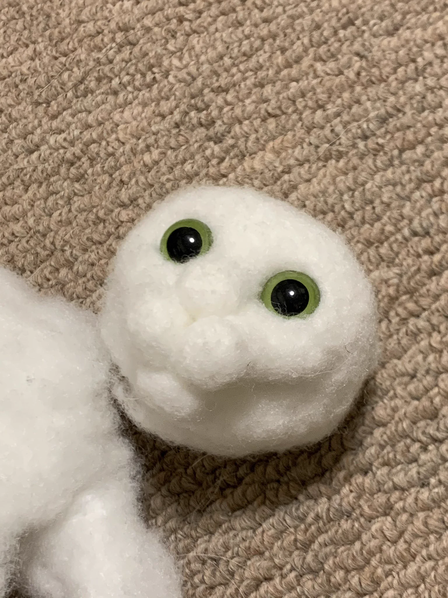 途中まで作った羊毛フェルトの猫が…じわじわ怖い…！