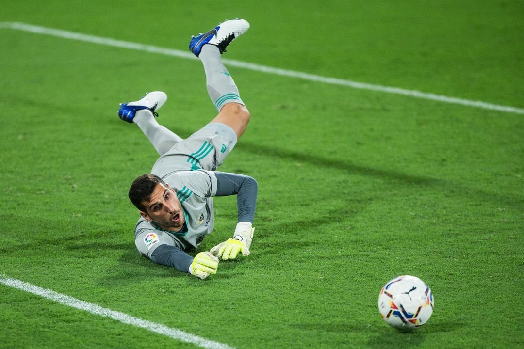 🧤⚽️⛔️ #SH1️⃣
<a href="/CAOsasuna/">CAOsasuna</a> @NikeFootball <a href="/uhlsportEs/">uhlsport España</a>