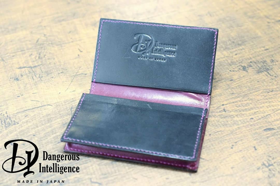grit_leather's tweet photo. 作品ページはこちら👇

名刺入れ | Dangerous Intelligence デンジャラスインテリジェンス(DIレザー)       https://t.co/Z434PyTC96 #BASEec @DIleather0222から https://t.co/8bFZqQE4Av