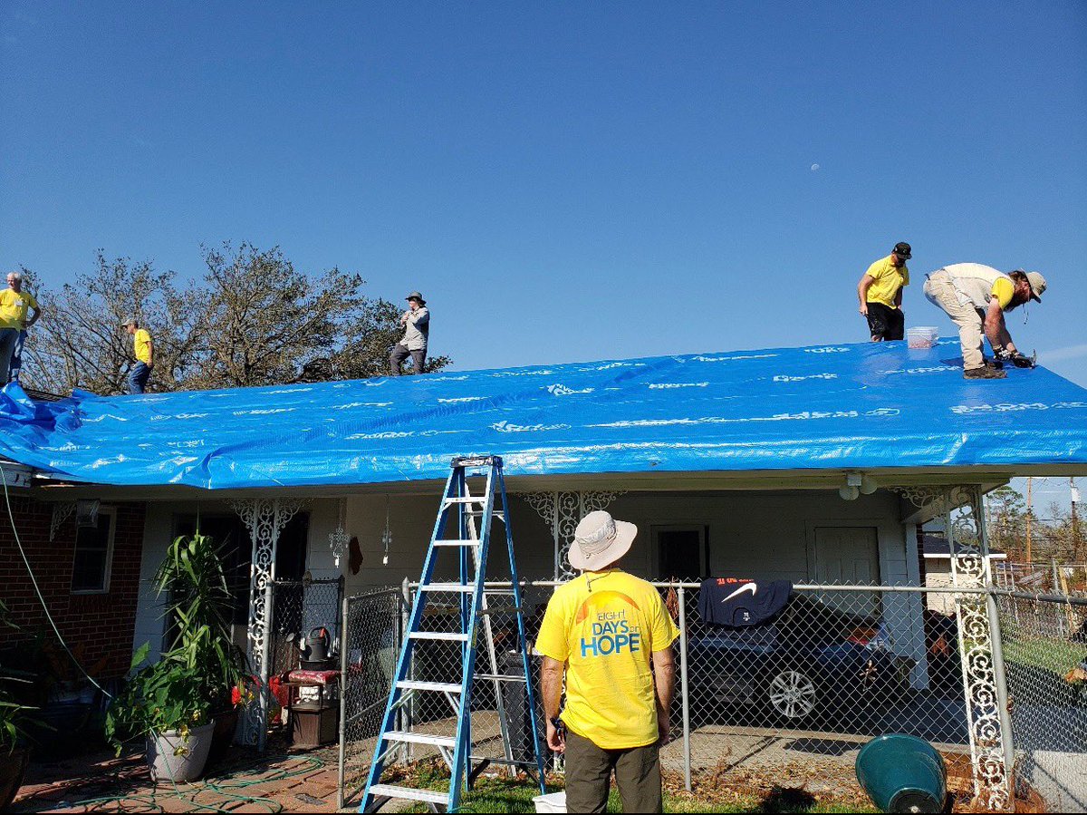 eightdaysofhope's tweet photo. Another roof tarp in place for a family in Lake Charles, LA. Over 650 volunteers have served with EDOH since we arrived 16 days ago. We are here until October 3rd. Plz consider joining us! You can volunteer or donate at https://t.co/88tlTcdMeT. #HurricaneLaura #LovingThoseInNeed https://t.co/TrxOFExre9