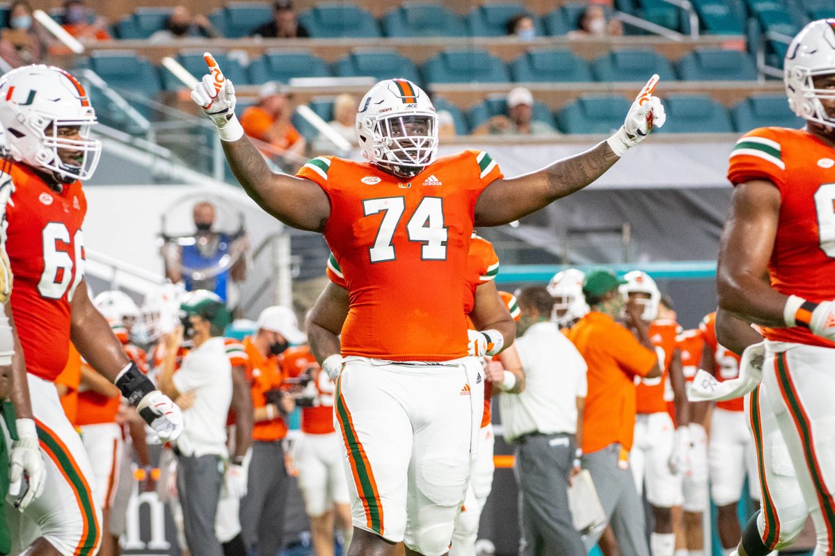 dphsfootball's tweet photo. DP Alum John Campbell helped pave the way for @CanesFootball 1st victory of the season. #Dpcounty #Statechamp🥇🦍🏈😷 https://t.co/nxuEAz2Gvn