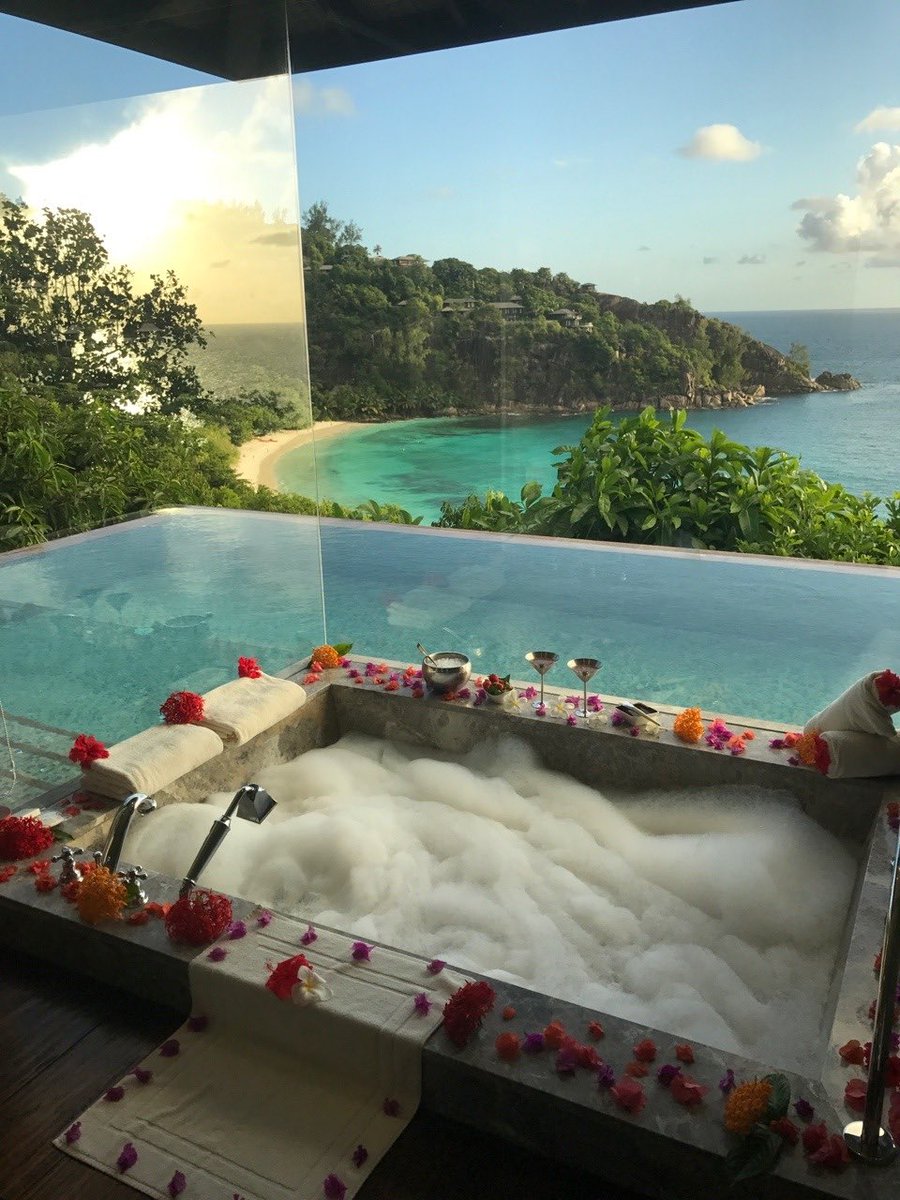 tmbIrpics's tweet image. Relaxation time in Seychelles 🇸🇨