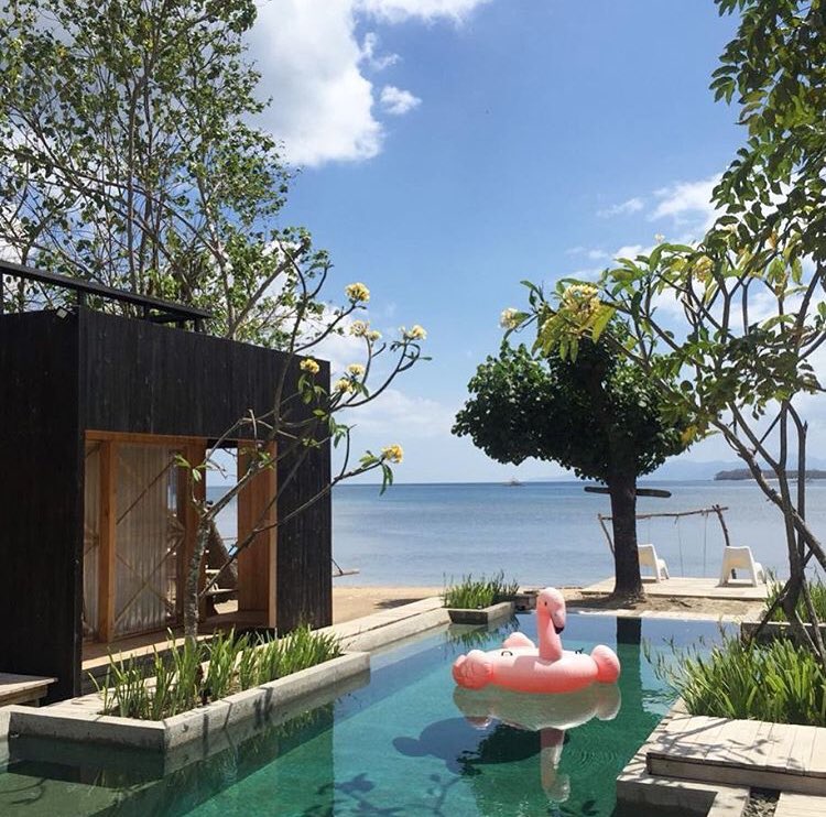 _doraredre's tweet photo. hotel di lombok cantik dan terjangkau! view pantai❗️❗️❗️

#wishlistafterpandemi 
#lombok 
#yuklahtingkatinimuntubuh
#jagajarakdanmaskerbiarbisaliburantanpawaswas https://t.co/yqCrx1C4bC