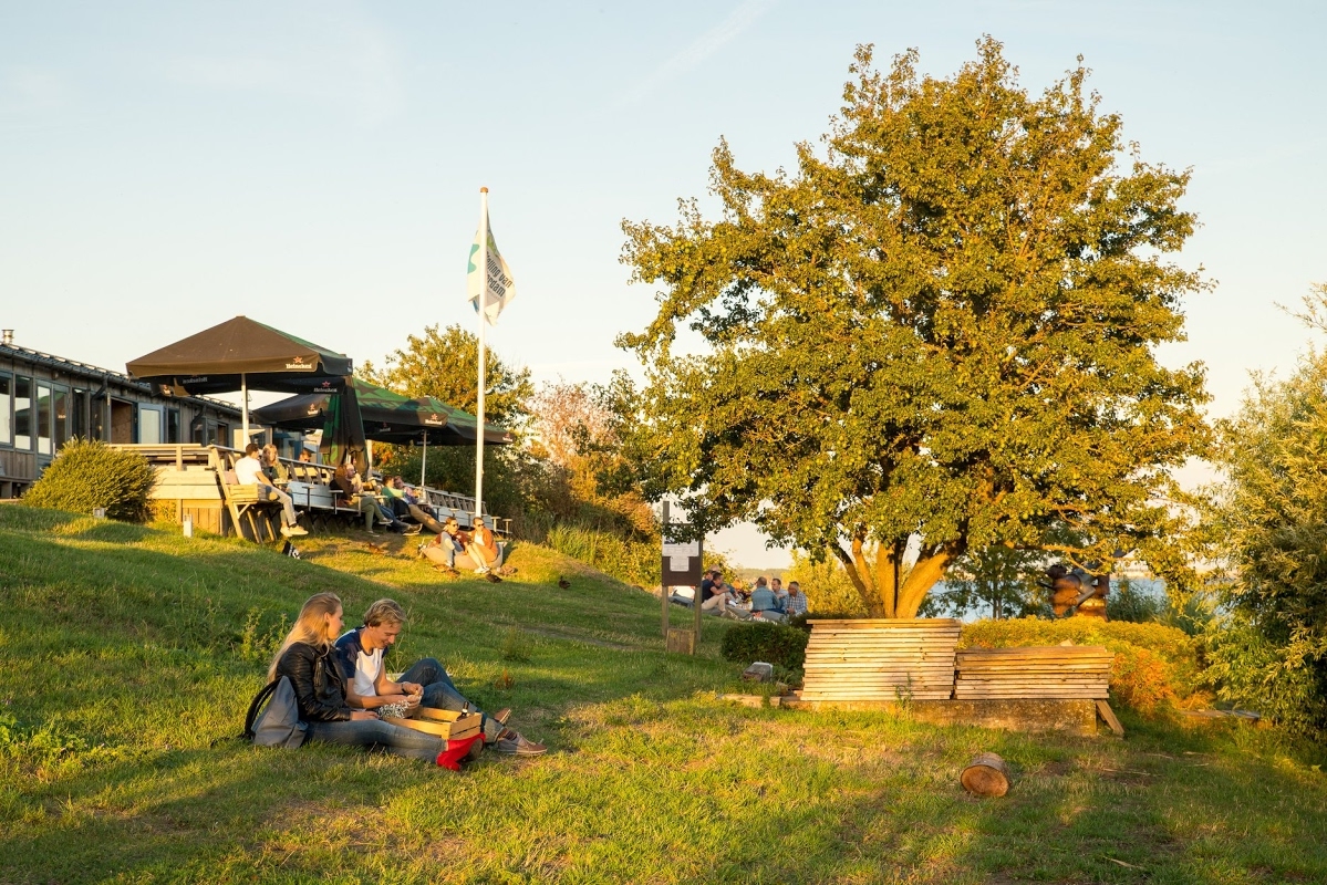 waterliniesNL's tweet photo. @Fortpampus komt met iets nieuws! Deze oktobermaand zijn jullie in de weekenden welkom voor een avondpicknick: een exclusieve mogelijkheid om een ultiem vrij diner te beleven op een herfstig forteiland! #pampus #proefpampus #avondpicknick https://t.co/Qn0ebERCiY https://t.co/kw8wHhhG9a