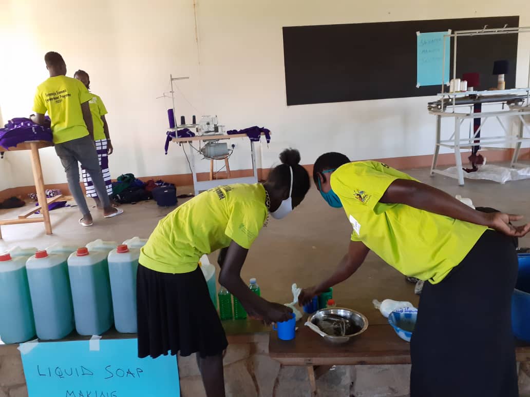 UNinUganda's tweet photo. UN Resident Coordinator @RMalango2015 with #UNUgKaramojaMission are visiting Katikekile Youth Group in Moroto involved in tailoring, soap making, weaving and craft making from enterprise development assistance #1MillionSDGSolutions https://t.co/6fBcS8ndGJ