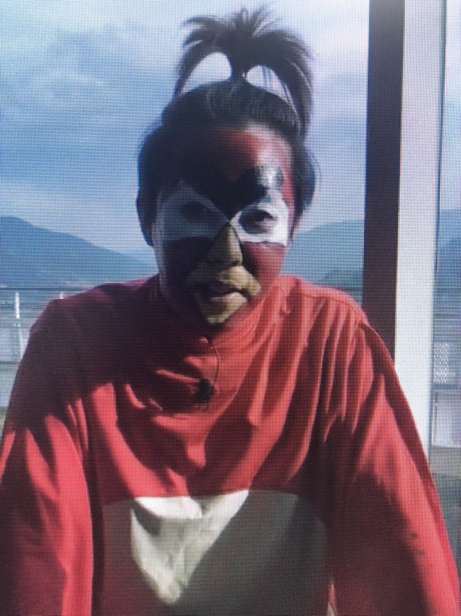 ㅋㅋㅋㅋ은그리버드 충격적인데 귀여움ㅋㅋㅋㅋㅋㅋㅋㅋㅋㅋㅋㅋㅋ머리가 팔랑팔랑