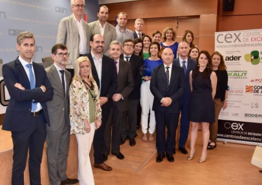 EUSKALIT's tweet photo. El 2 de octubre se celebrará la entrega de premios #CEX20 en el Centro de Excelencia IDI (Islas Baleares). Sin duda, un momento muy especial para @CFSomorrostro @PTEuskadi, finalistas de estos premios sobre integración de los #ODS en las organizaciones.
https://t.co/gZM4xPdkwQ https://t.co/DnMB6njwvO