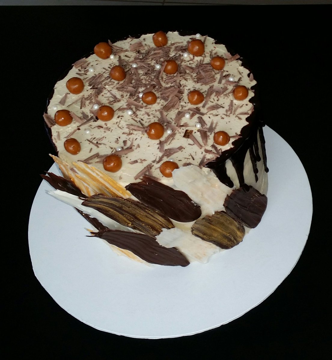 TamuJHB's tweet photo. A special cake for a very special human being.
Hope you enjoyed your birthday, @leerahto 

#CustomCakes #NoveltyCakes #BirthdayCakes #FunCakes #OccassionCakes

#JHBBaker #CakesofJHB #Baker #Johannesburg https://t.co/X540THf1U5