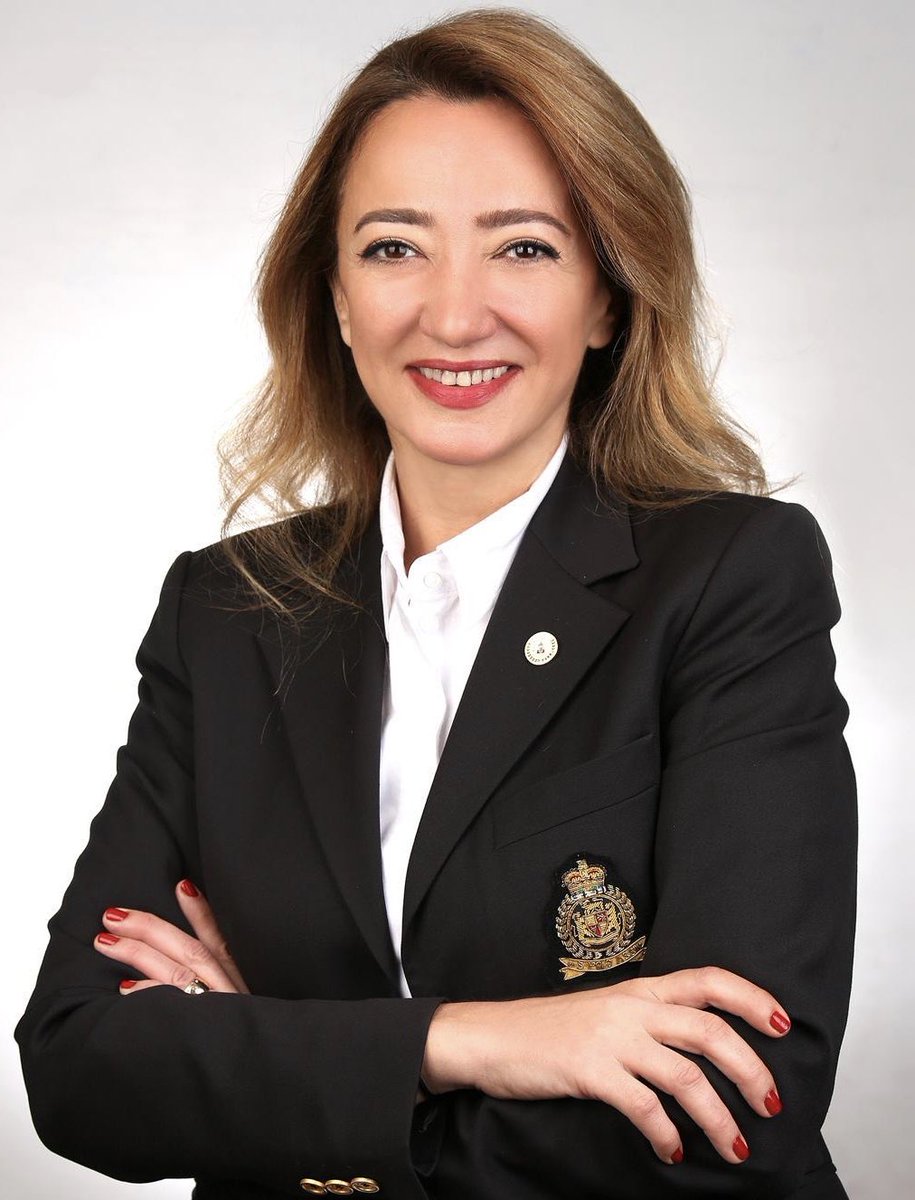 Baromuza ,mesleğimize ve meslektaşlarımıza hizmet etmeye devam edebilmek ,

Hukuk Devleti ve Hukukun Üstünlüğü mücadelesini  aynı azim ve kararlılıkla sürdürebilmek için ,

Büyük bir onurla yürüttüğüm Kocaeli Barosu Başkanlığına yeniden aday olduğumu arz ediyorum.

Saygılarımla.