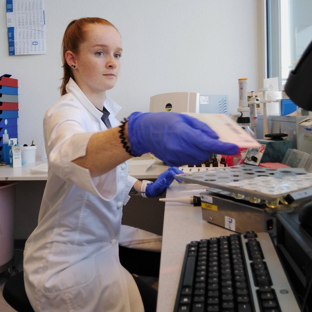 biolytix's tweet photo. Viviane möchte an der @FHNW Muttenz #Bioanalytik studieren und macht bei uns seit dem 1. September ihr studienvorbereitendes #Praktikum. Willkommen bei der Biolytix! https://t.co/tgokzn1WOM