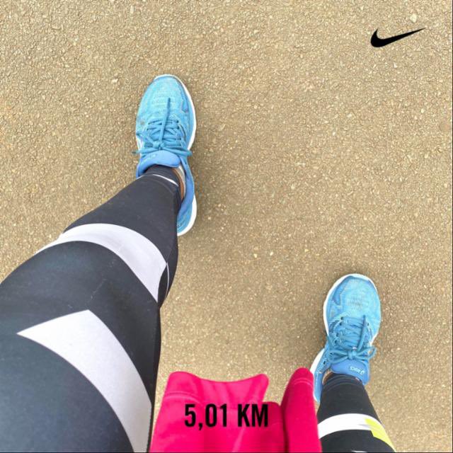 noxbloom's tweet photo. Monday Moves 🎉💃🏽
Ran 5,01 kilometres with Nike Run Club
#MakeMondayCount #FitToBloom #fetchyourbody2020 #runningwithtumisole #run5kmovement https://t.co/Ybkz8piKJ2