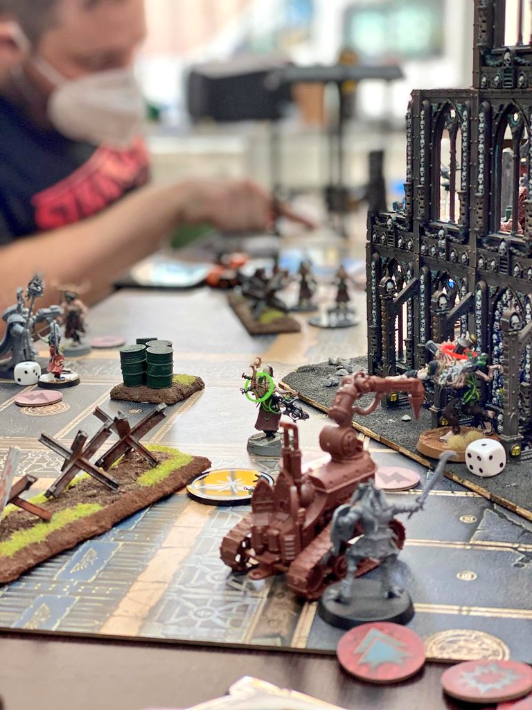 CarcosaR's tweet photo. Durante el día de ayer, tuvimos varias partidas de #Killteam #warhammer40k Por supuesto, en las salas del club, todos con mascarillas😷 https://t.co/jysz39ZlOb