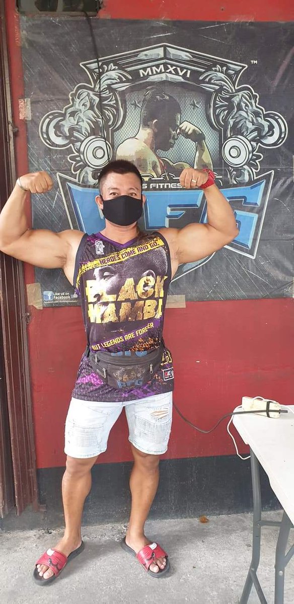 PinoyMenInUnfrm's tweet photo. Pre, ang sarap mo pre.
Kahit may face mask.
Promote na ren naten yung gym. Sa mga gym at gymfit lovers dyan.
CTTO
#SarapNgPinoy #Straight #Gymfit #GymMotivation #Fitspiration #BodyBuilder #Aesthetics #PinoyBodyBuilder #Abs #PinoyMuscle #Barako #BarakongPinoy #Makisig #Err https://t.co/fPYbRWzedV