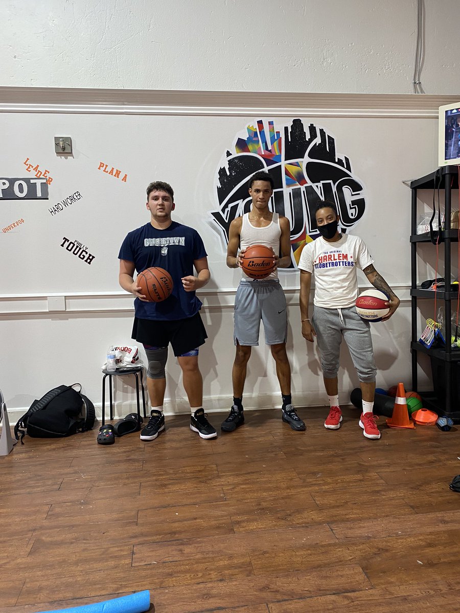 BriaAYoung's tweet photo. The BYB Spot 🏀 https://t.co/gR9hId1vBY