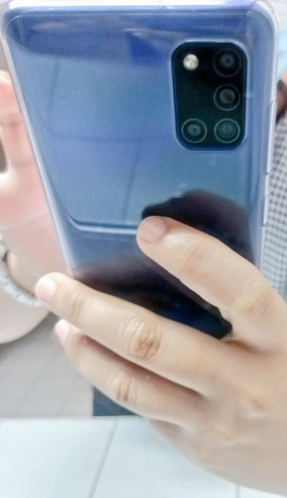 preciouss_star's tweet photo. @BTS_twt Mine but #Galaxy A31 🤭🤭🤭🤭 Namjoonie @BTS_twt https://t.co/Jb9hxOXUvR