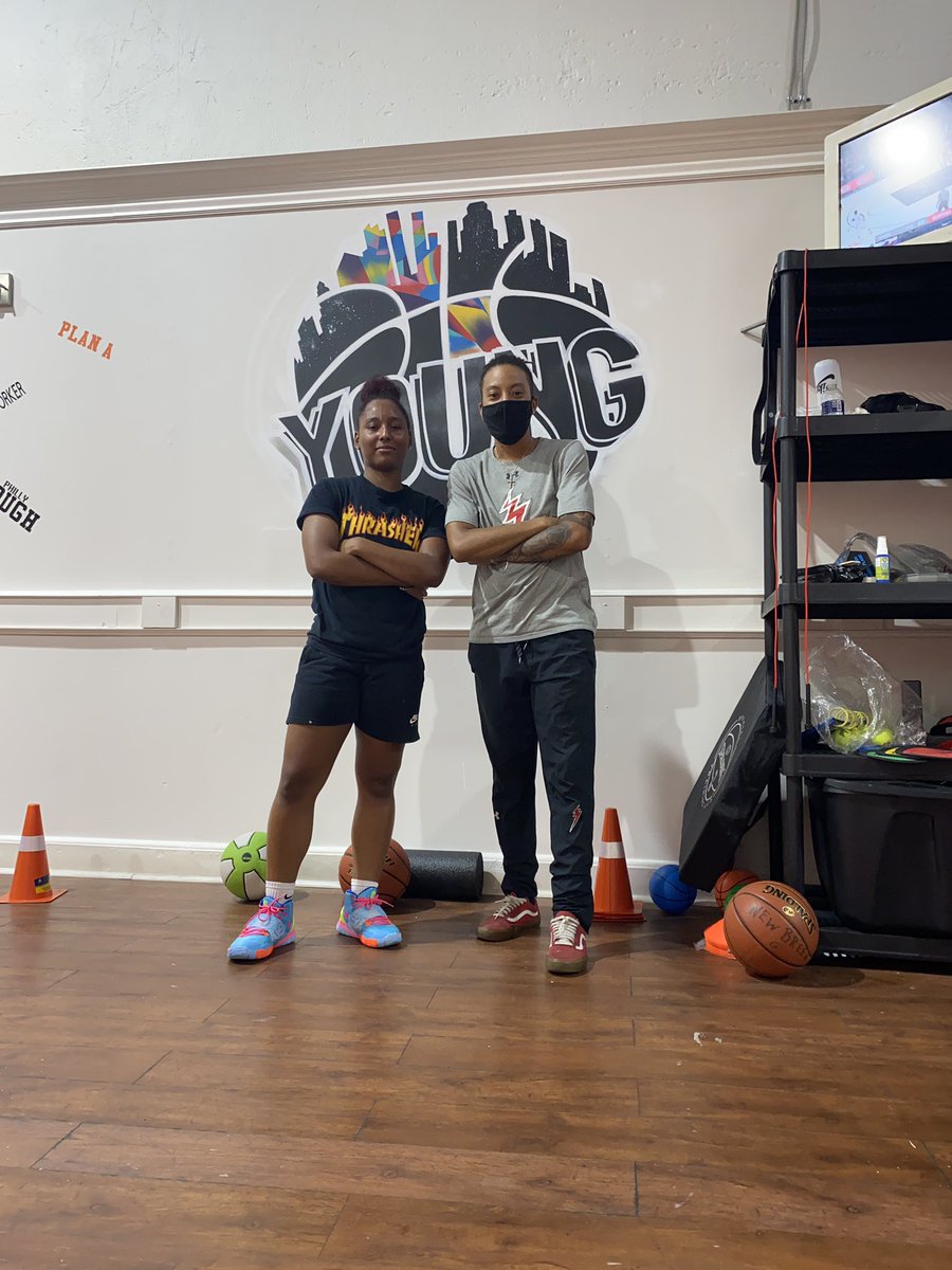 BriaAYoung's tweet photo. The BYB Spot 🏀💪🏽 https://t.co/9pa8gYsMSU