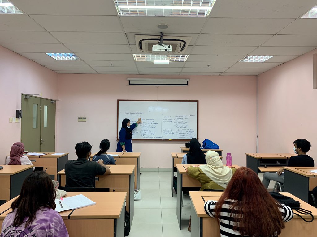 AlkawazMohammed's tweet photo. The excitement to start new semester today. Instill high motivation to achieve better result this semester. Enjoy your learning experience and aim for the best๐๐ป๐
#MSUMalaysia
#MSU_FISE
#September2020
@MohdShukriYajid https://t.co/H1BPrVezHr