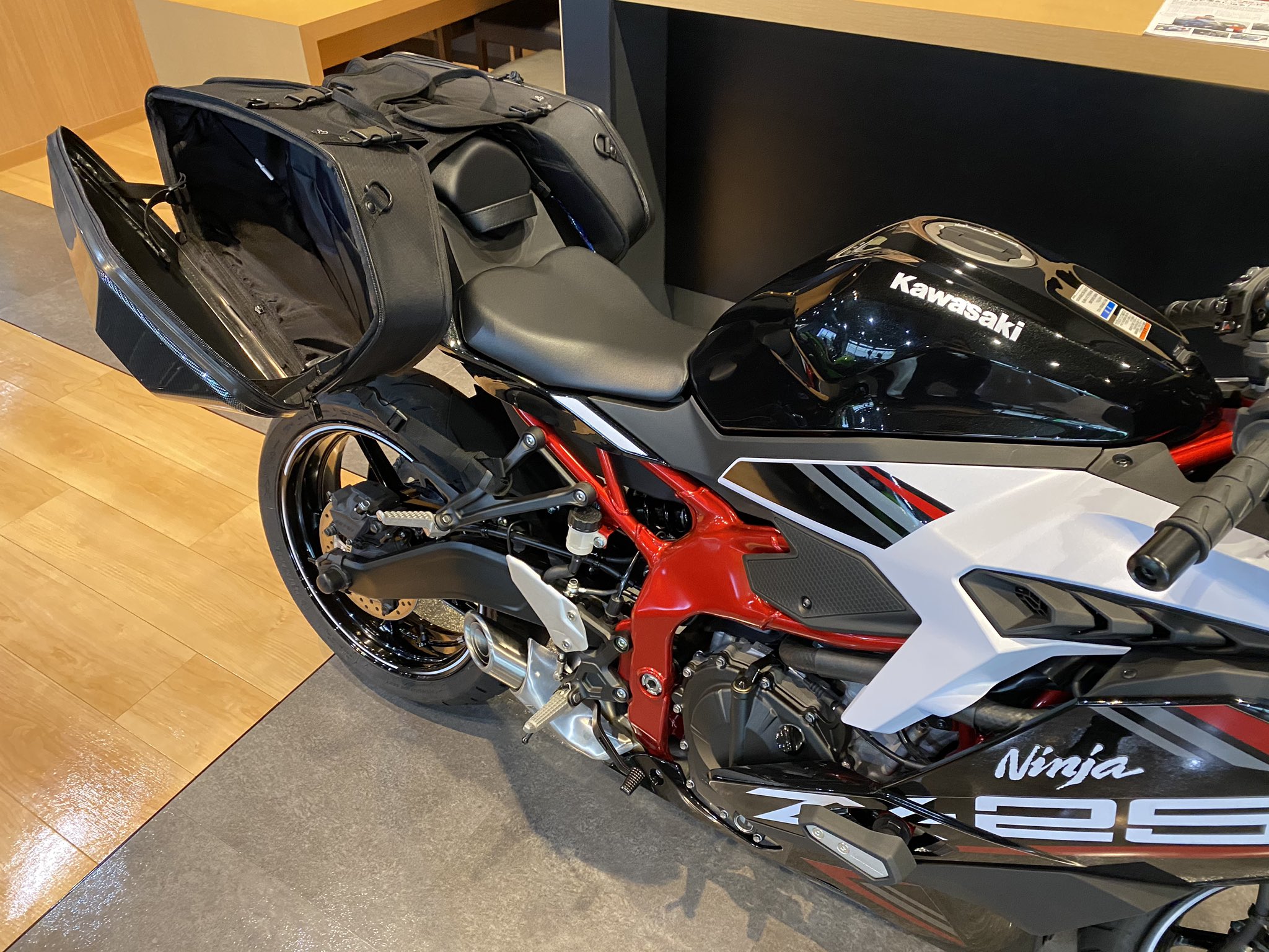 たなけー様 カワサキ Ninja ZX－25R SE ABS リア
