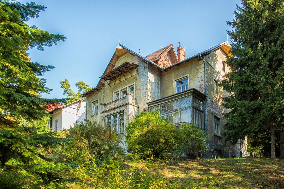 Poslední den festivalu. V 17 hodin prezentace Neznámého alba a v 18 hodin setkání v zahradě Arnoldovy vily. Více na meetingbrno.cz/pec-events/zak…