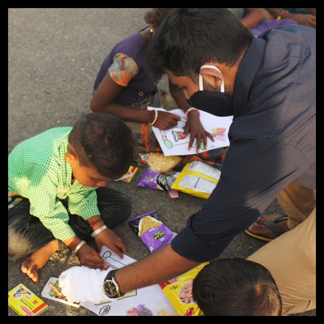 wehelphelpers's tweet image. At #WeHelpHelpers we believe a person’s life is shaped in his childhood. We spent the day crafting and painting with children to inspire imagination. They munched through their favourite snacks while we talked about life. For a memorable goodbye, we offered them some toys.