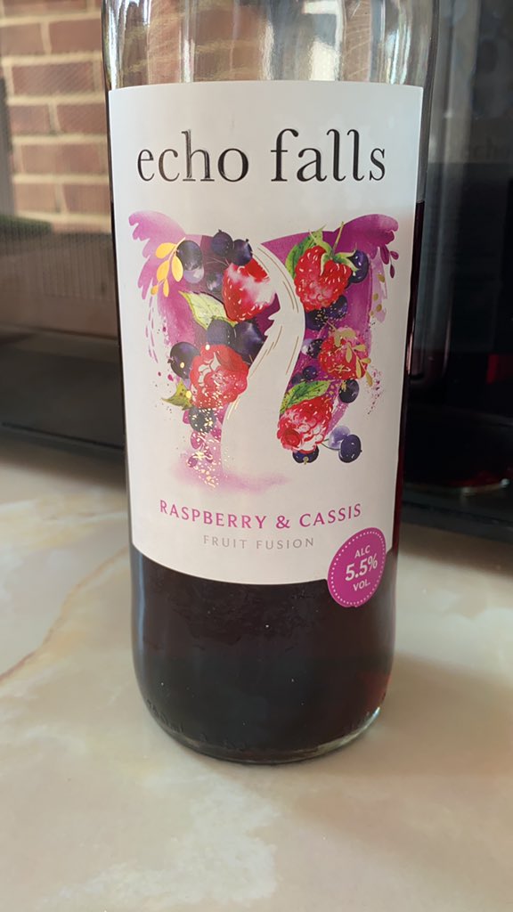 Jenni_Wren_x's tweet photo. @echo_falls What have you done to my favourite wine??!! 😠😣😡 1 glass was enough for me to know I won’t be buying again ☹️ https://t.co/Y8iiddDH7d