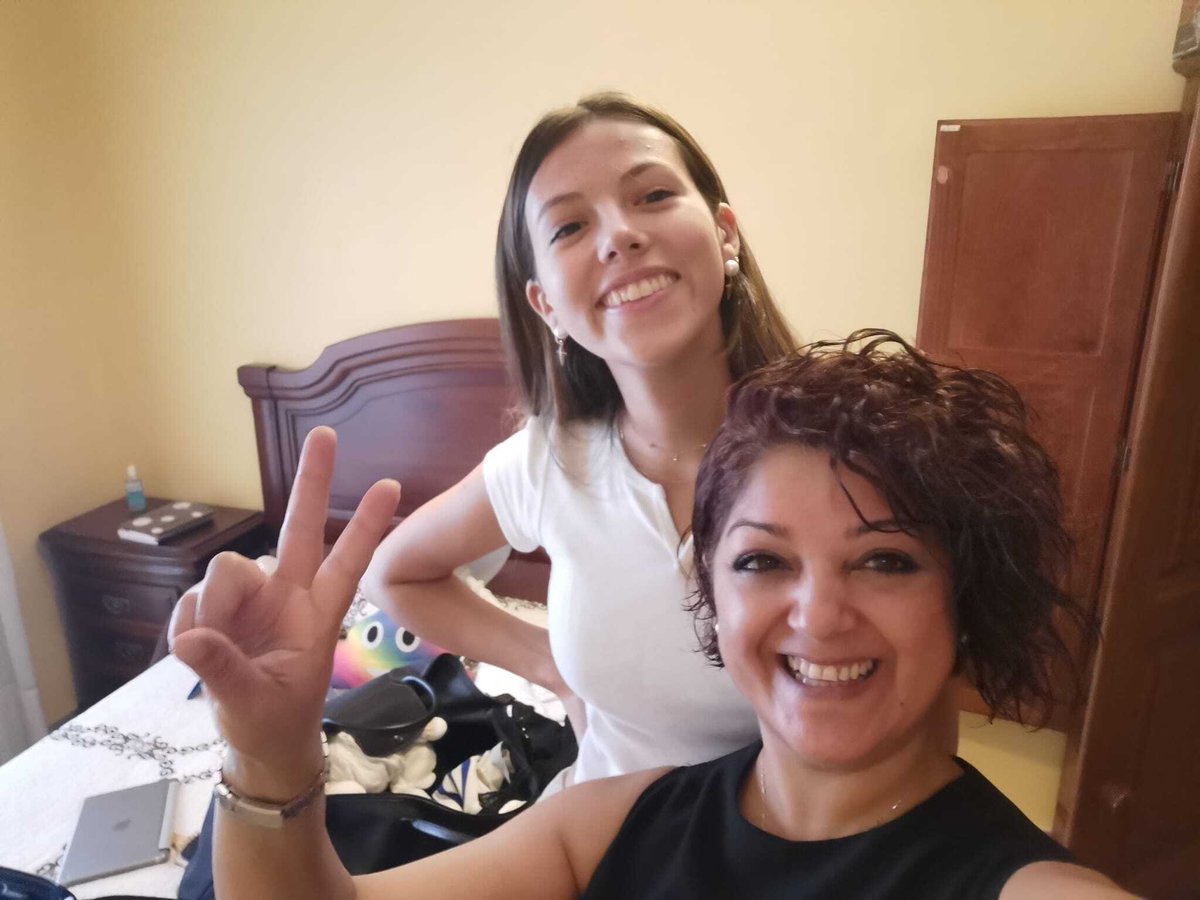 ISPAintl's tweet photo. [#ESPAGNE] Camille est bien arrivée dans sa famille d'accueil pour commencer son année dans un #lycée 😍
🇪🇸🇪🇸🇪🇸 #ISPAFamily #Exchange https://t.co/YBhlm2n2Uq