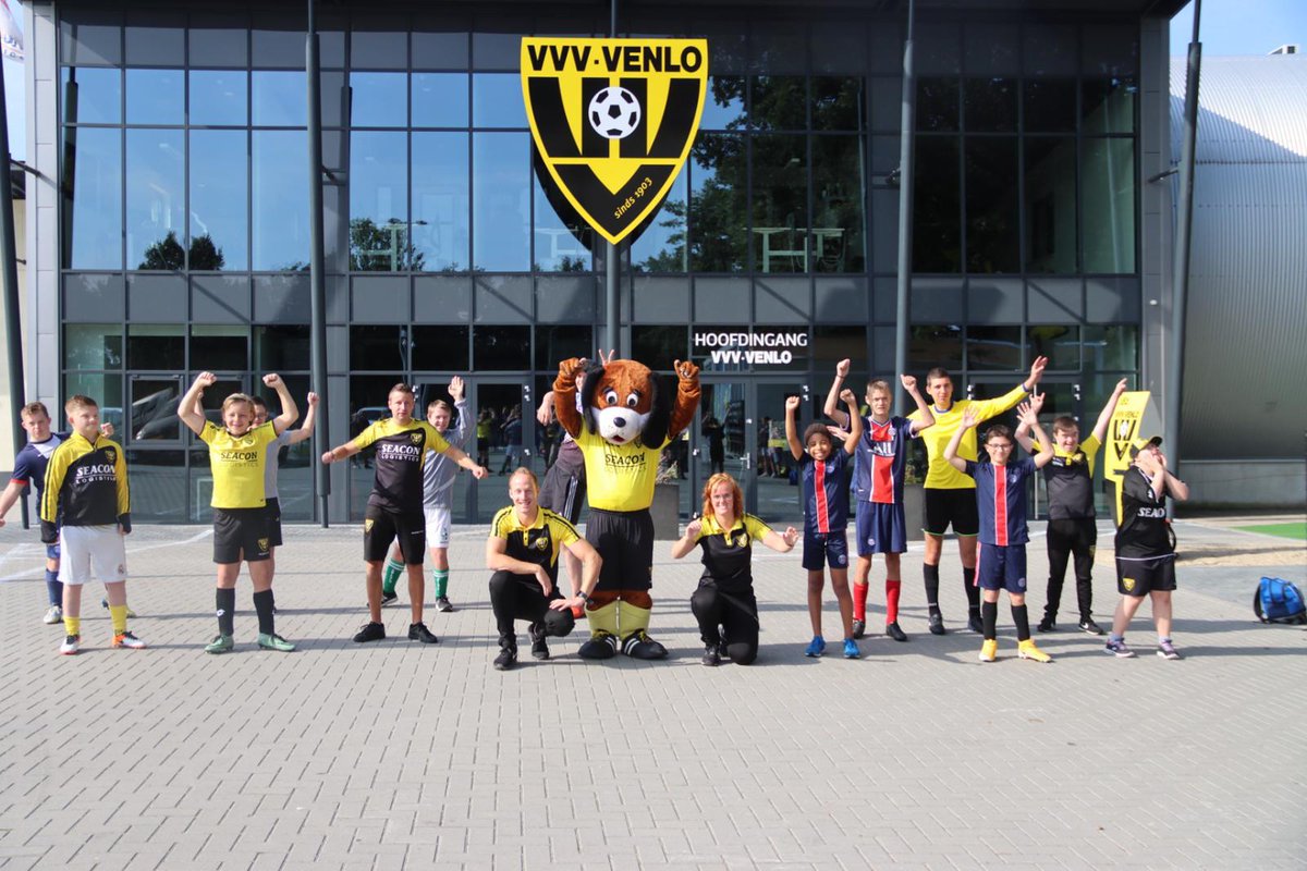 VVVVenlo's tweet photo. 𝙈𝙚𝙚𝙩 𝙤𝙪𝙧 𝙣𝙚𝙬 𝙝𝙚𝙧𝙤𝙚𝙨! 
Gistermiddag streden deze helden voor een plek in het elftal van de Bijzondere Eredivisie van VVV-Venlo.

Lees via deze link meer over deze dag https://t.co/5rEwSq2cFE https://t.co/fHV0uDnzLy
