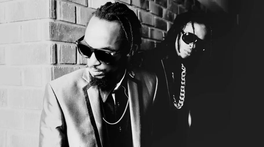XfmUG's tweet image. #NowPlaying on #TheShuffle 

Street Lights - @RadioandWeasel 

#TodaysHitMusic