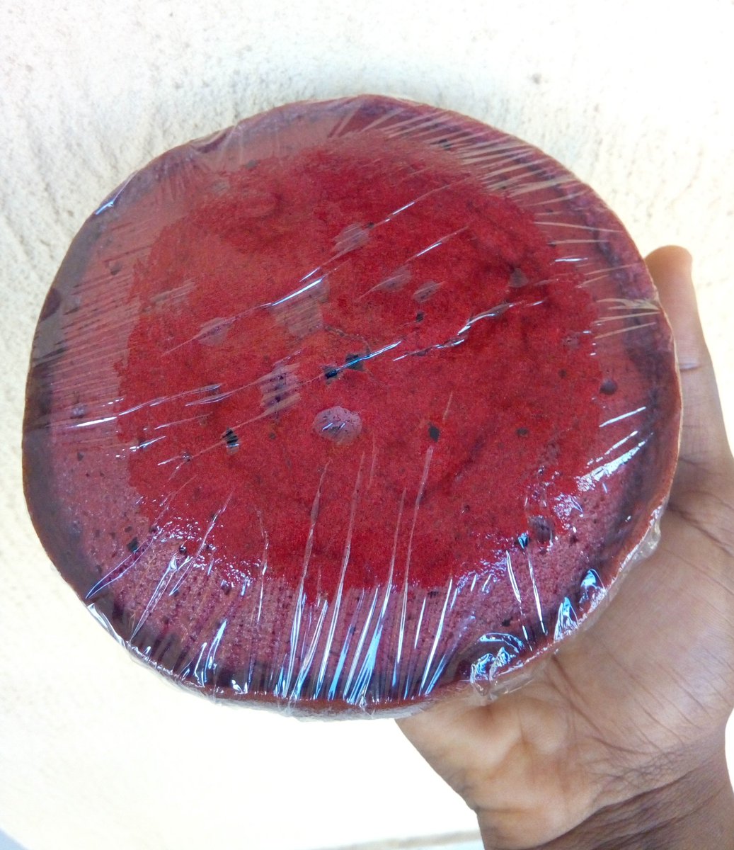 creamysnacks's tweet photo. Vanilla, chocolate and red velvet loaf cakes will be available this week. Please RT, my customers are definitely on your TL. #ibadan #creamycakes

Vanilla #1500
Chocolate #1700
Red velvet #2000 https://t.co/o1JPCoD4Hq