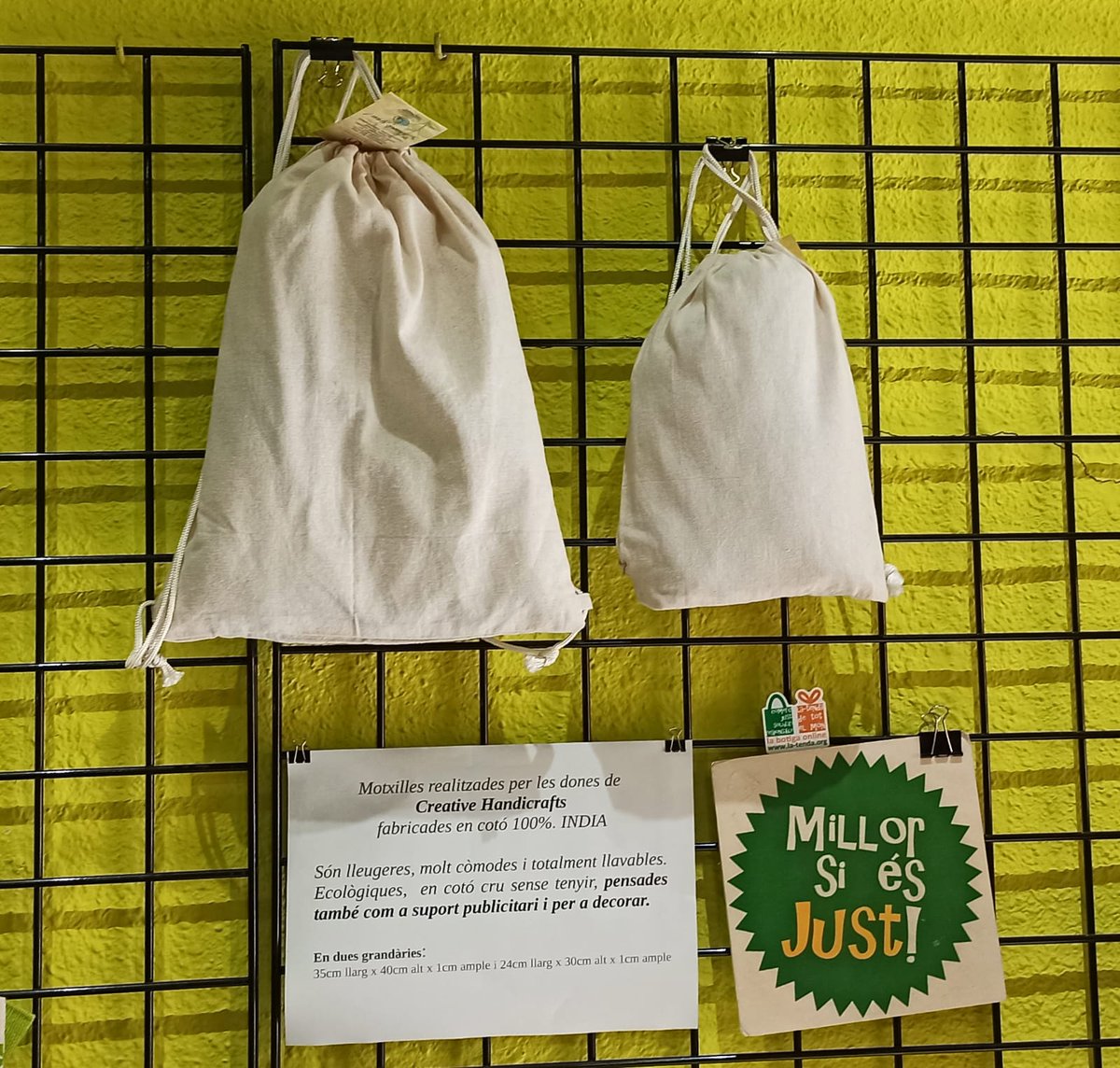 Des de La-tenda us desitgem una feliç setmana!!!
i us suggerim les motxilles de Comerç Just, 100% cotó, fetes a cooperatives de la Índia.
Son lleugeres, molt còmodes i llavables, ecològiques en cotó cru sense tenyir, pensades també com a suport publicitari... #SomComerçJust https://t.co/wV5m4ZSeax